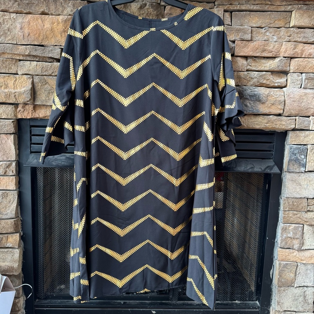 Black and Gold Metallic Chevron Dress relaxed fit - Picture 3 of 6